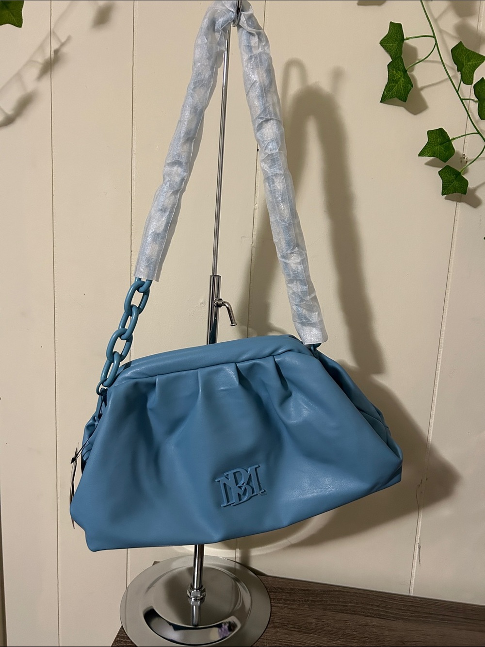 Badgley Mischka Blue Women's Shoulder Bag with Chain